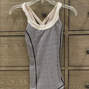 Lululemon size 4 tank